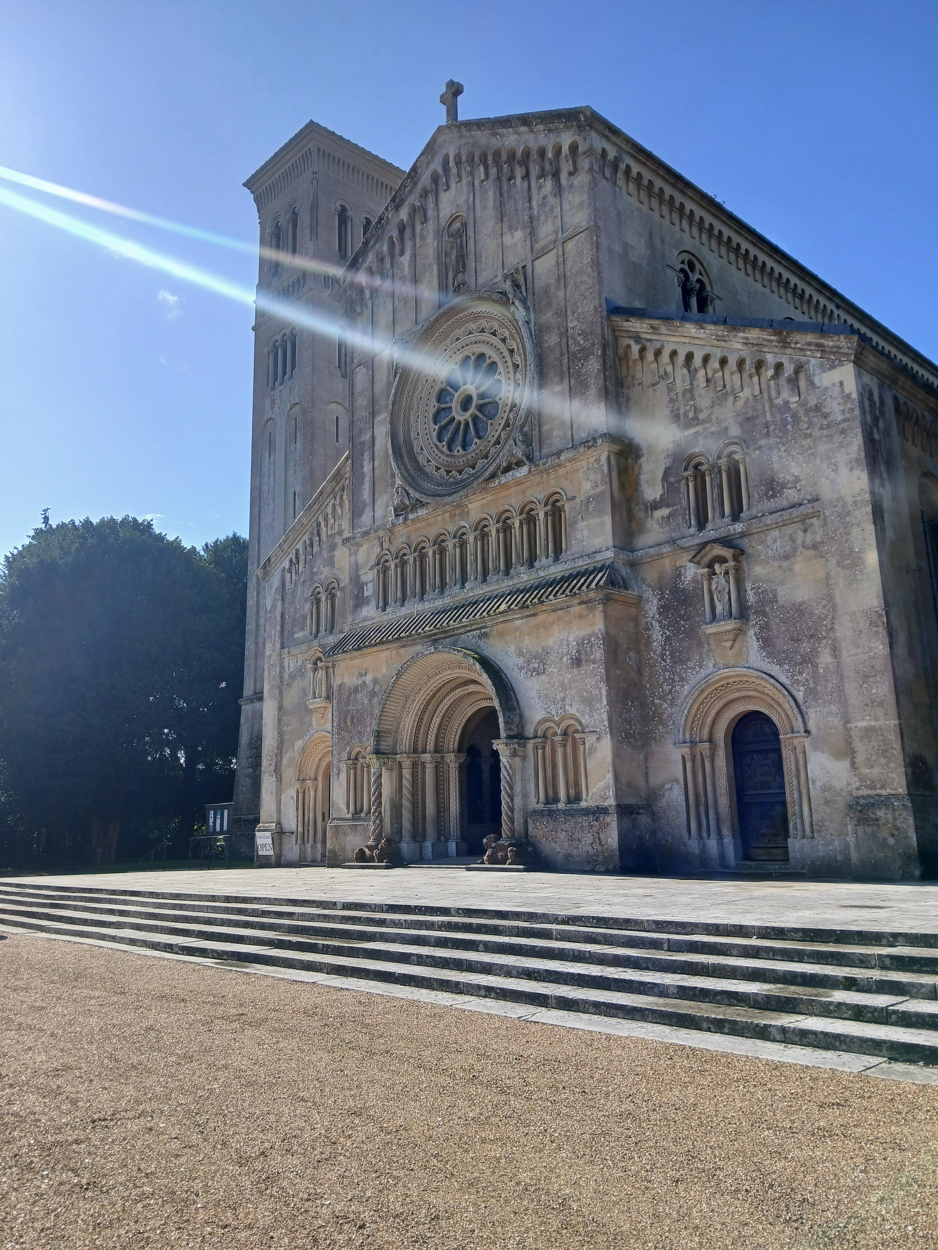 Wilton Place residents visit the Italianate Church