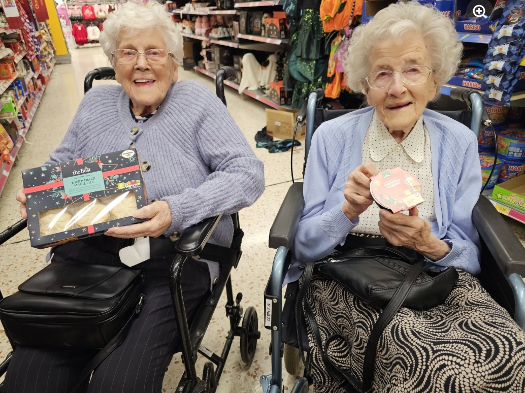 Shopping and Wicksteed Park Outing