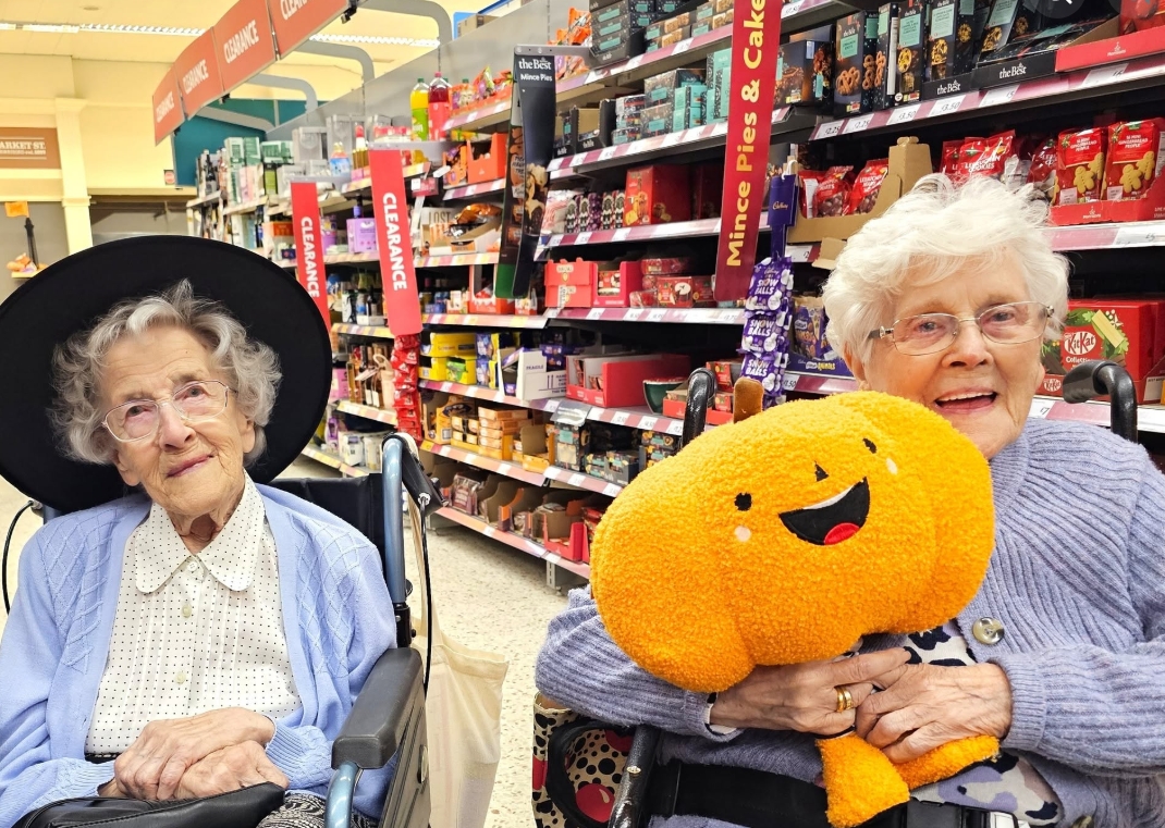 Shopping and Wicksteed Park Outing