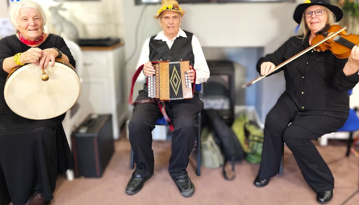 Braybrooke Morris Dancers Delight Residents