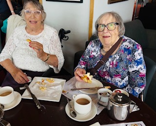 Trip out to local Hotel for Cream Tea
