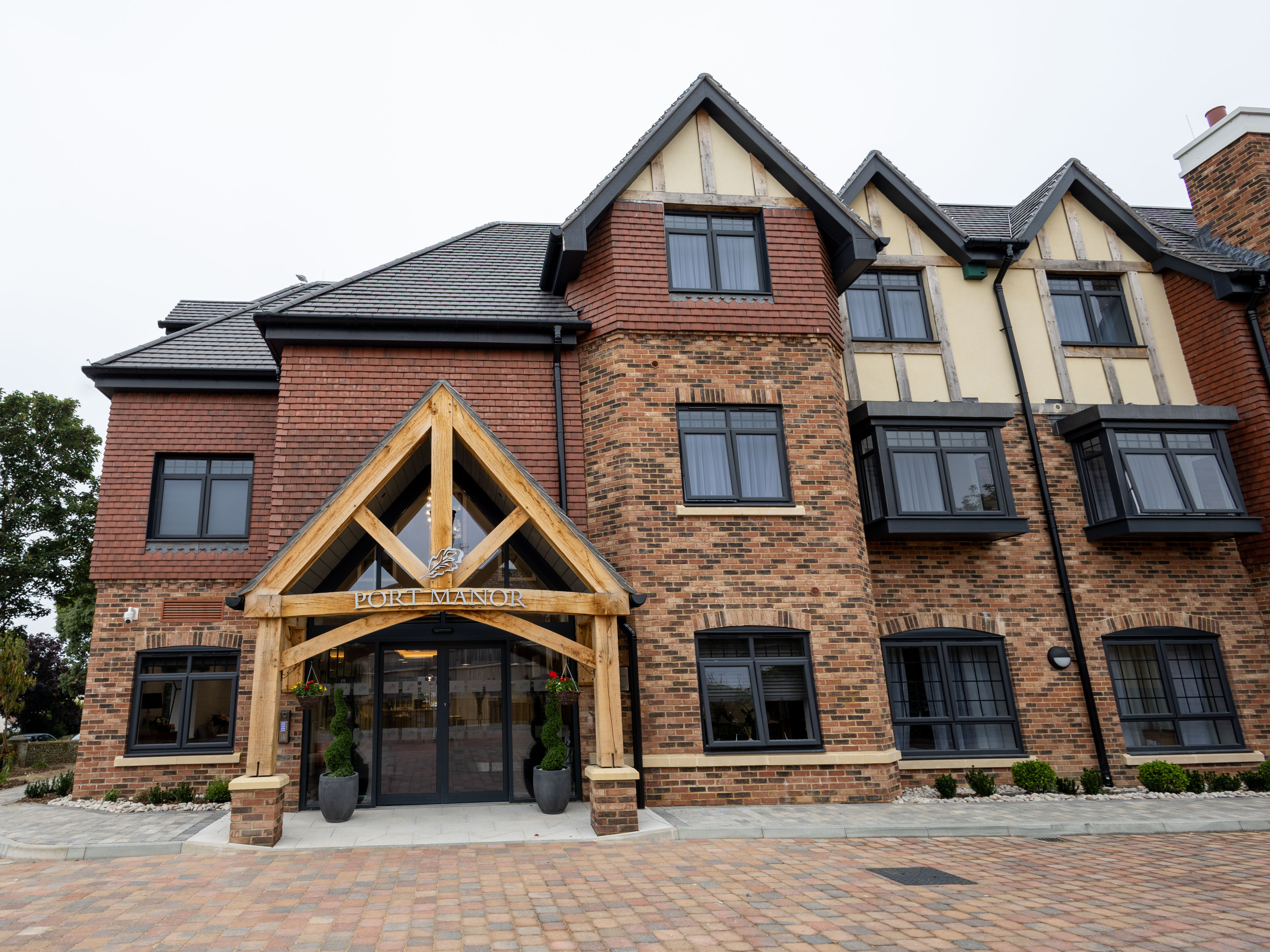 Port Manor exterior