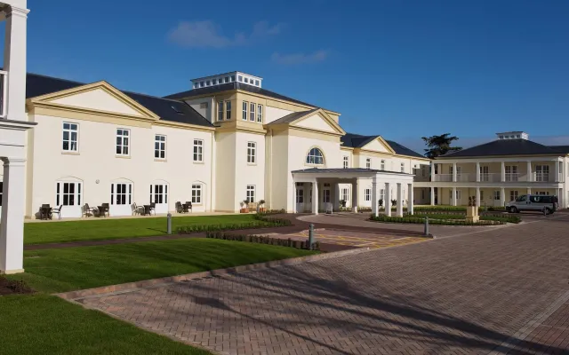 Lakeside Pavillion External