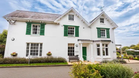 Red Oaks Care Home in Henfield