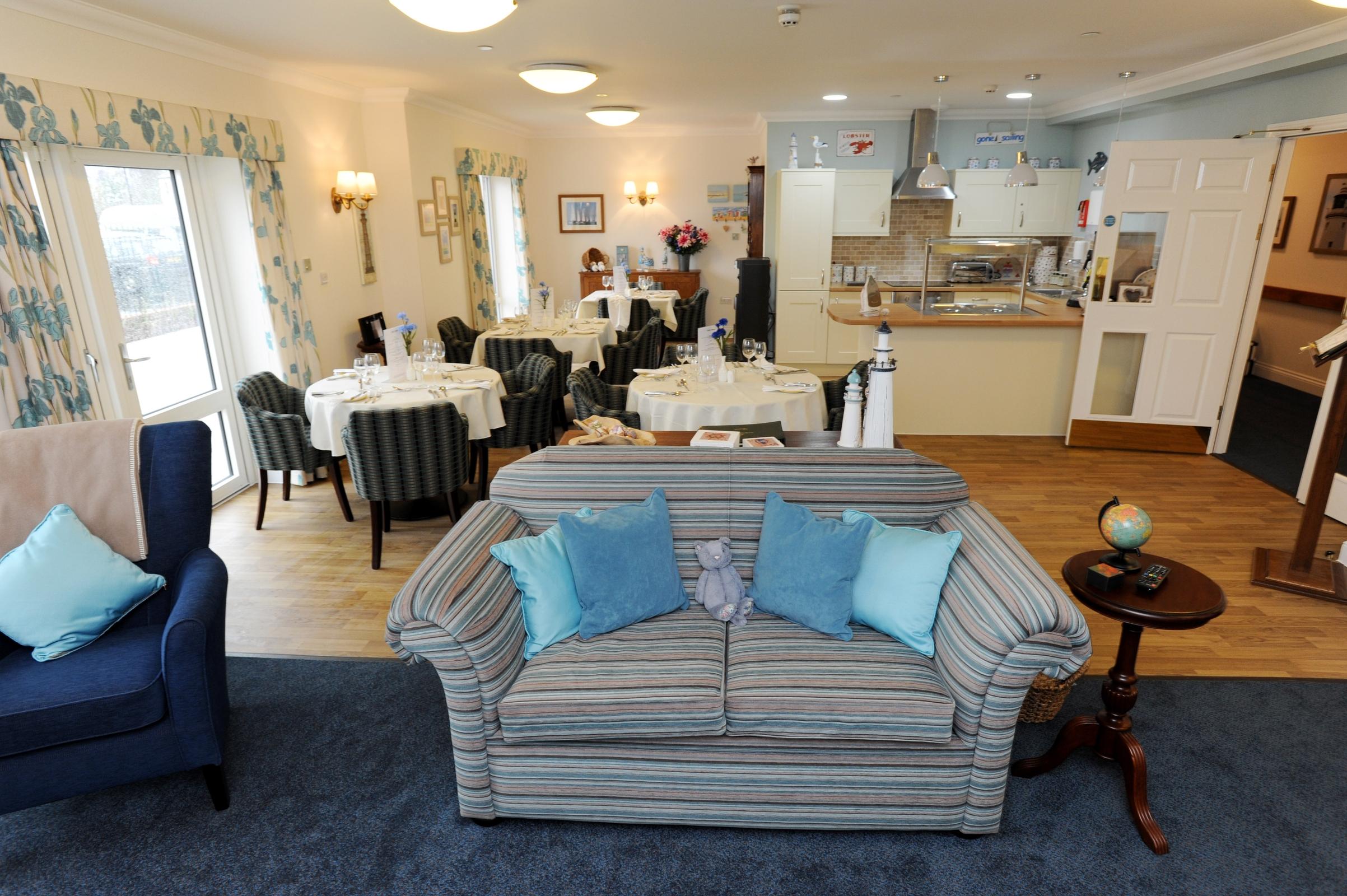 Dining Room Area at Tennyson Wharf