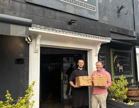 The Alb donating pizzas!