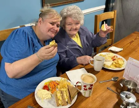 Ladies who lunch 