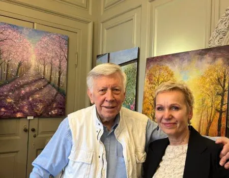  A beautiful Art Exhibition celebrating the work of carer, Regina