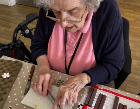Easter cake decorating competition 