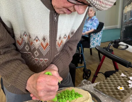 Easter cake decorating competition 