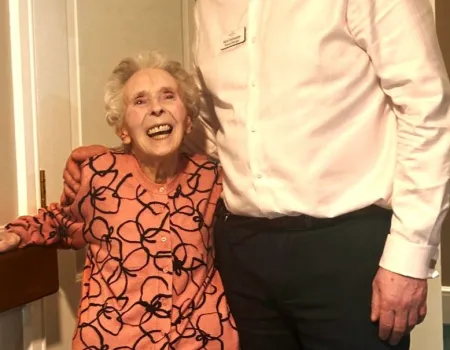 Heart-warming moment captures care home bond in Dudley