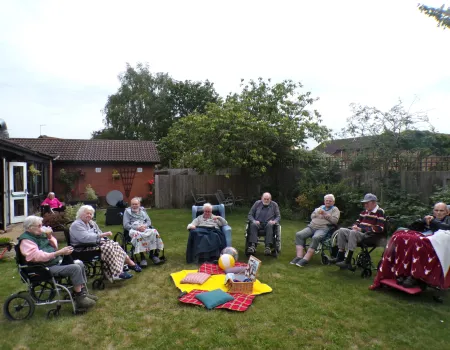 Garden picnic 
