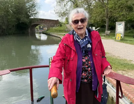 A trip on the Basingstoke Canal
