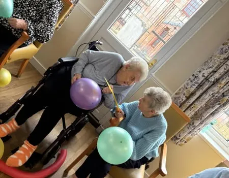 Balloon Tennis