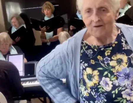 Hall Park welcomed back Bulwell Community Choir