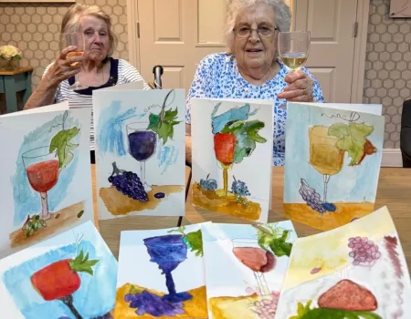 A Creative Afternoon: Residents Enjoy ‘Sip and Paint’ with Michelle