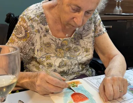 A Creative Afternoon: Residents Enjoy ‘Sip and Paint’ with Michelle
