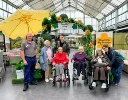 Queens manor goes to Dobbies garden centre for lunch 