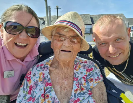 Sunshine, Sea Views and Ice Cream