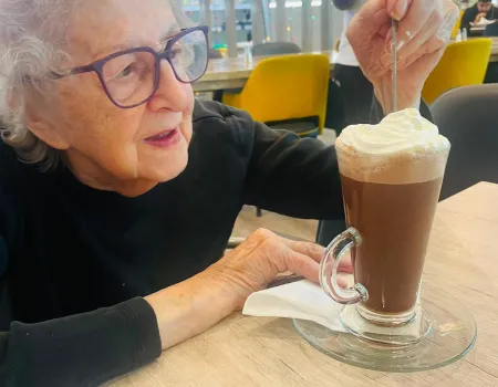 Simple Moments, Precious Memories: Lunch with Eve