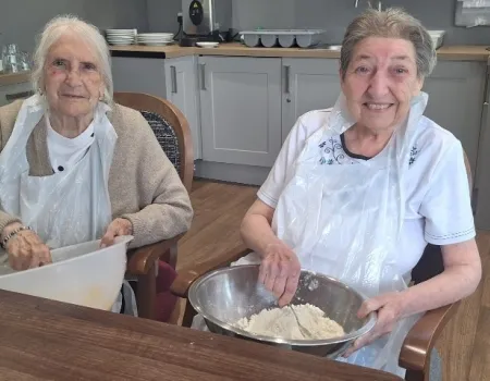 Baking pizzas 