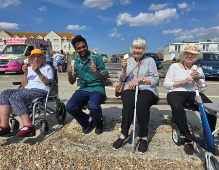 Oh we do like to live beside the seaside!