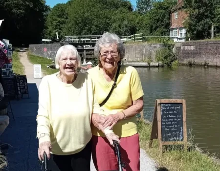 Residents Enjoy a Wonderful Morning at Hatton Locks