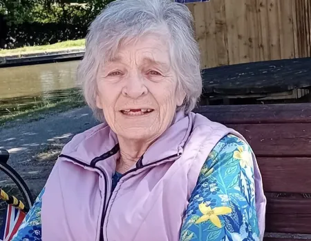 Residents Enjoy a Wonderful Morning at Hatton Locks