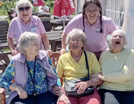 Residents Enjoy a Wonderful Morning at Hatton Locks