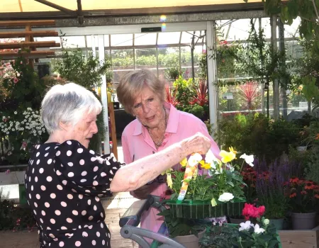 Tea, Scones & Seasonal Blooms!