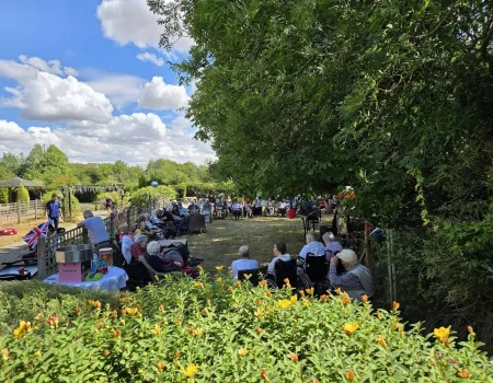 A Fantastic Family and Friends Picnic Party! 