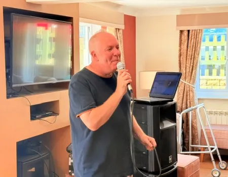 Magic Sing-along with Mark Memphis