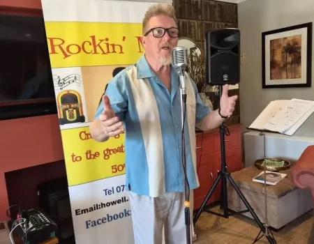 Residents enjoy live music