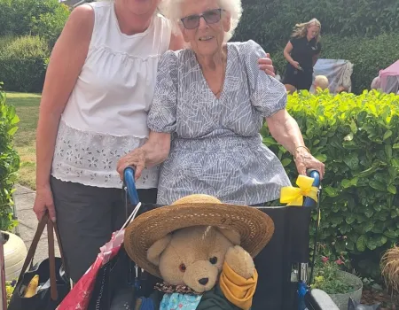 Intergenerational teddy bears picnic