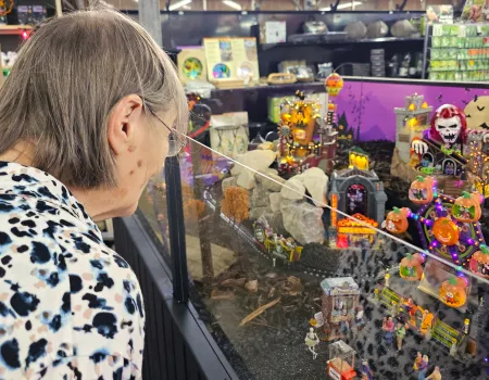 Resident Enjoyed a Blooming Community Outing