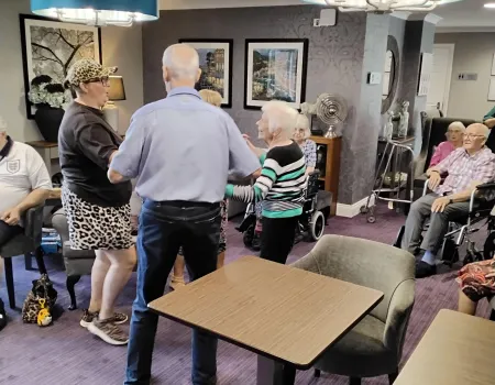 Boots 'n' Strings play for the Residents