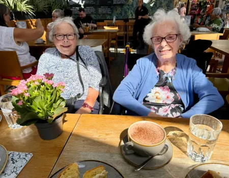 Sunshine, Shopping & Sweet Treats!