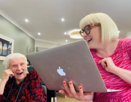 Personalised Live Entertainment with Carly Ann 