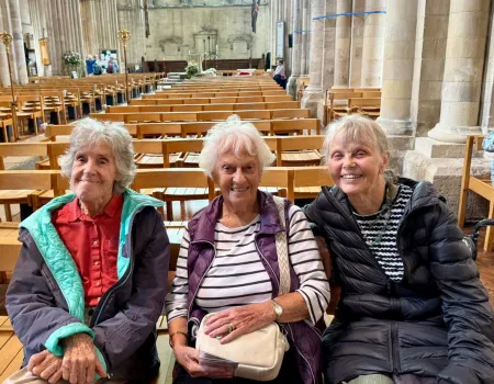 A Right Royal Visit to Romsey Abbey ......