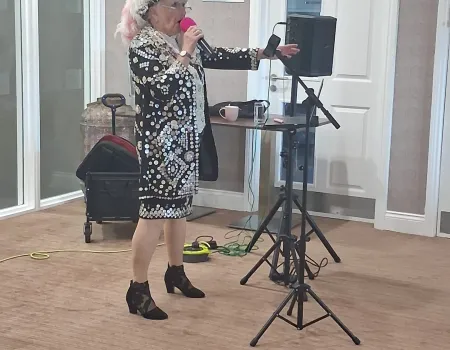 A Right Royal Sing Song with the Pearly Queen of Silvertown