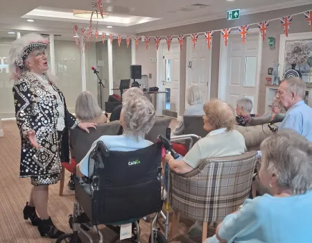 A Right Royal Sing Song with the Pearly Queen of Silvertown