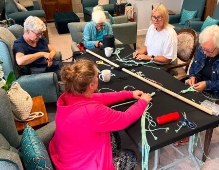 Community Ties Strengthened through a Macramé Workshop 