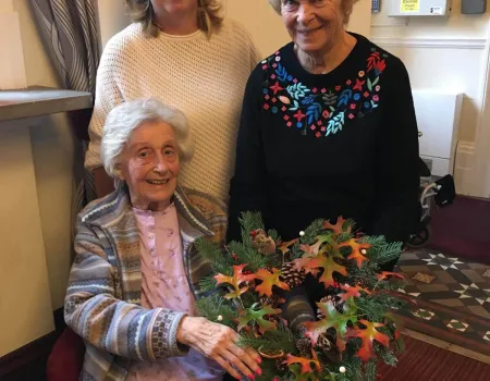 Autumn Wreath Making at Dudwell St Mary’s