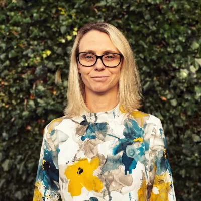 Yvonne Hand