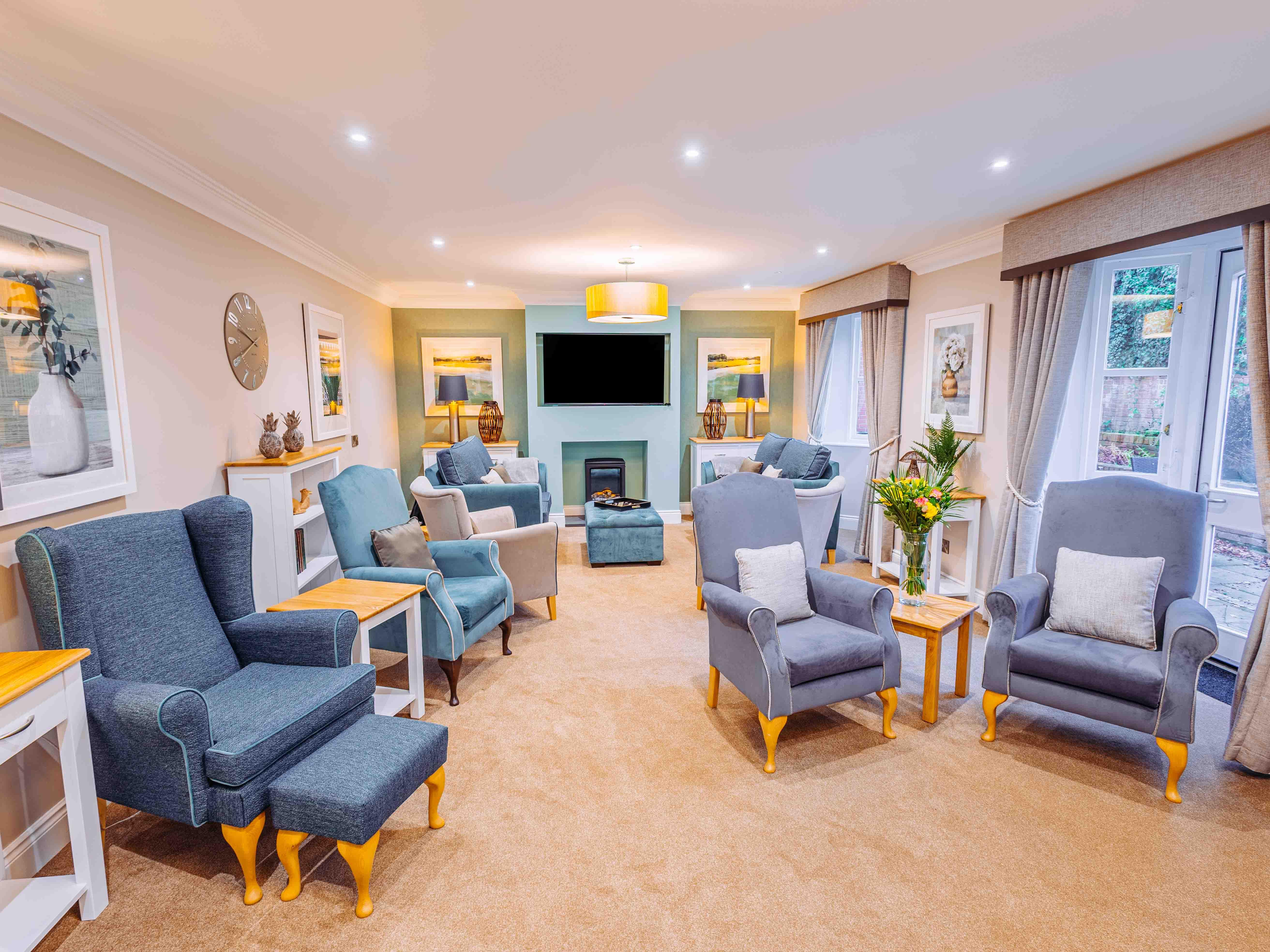 Hollyfields Care Home Gallery