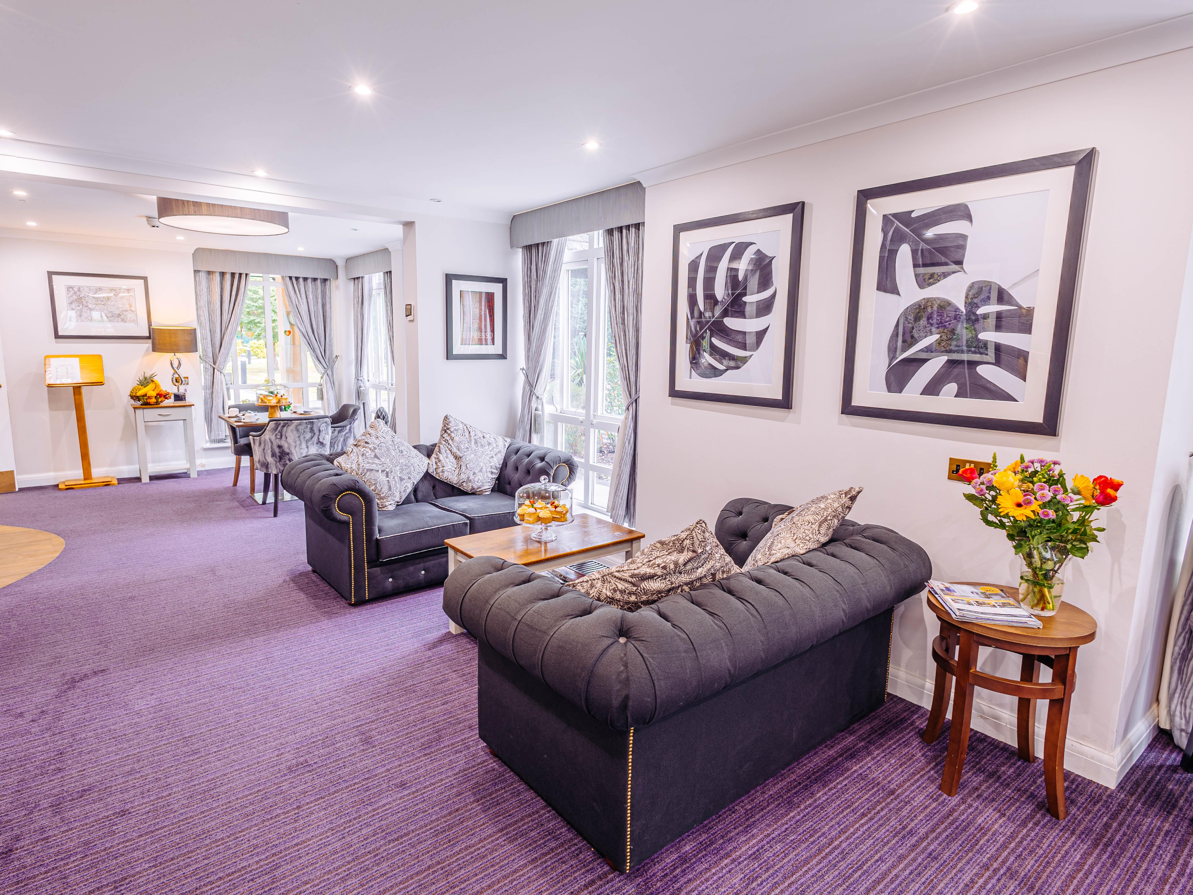 Marple Dale Lounge