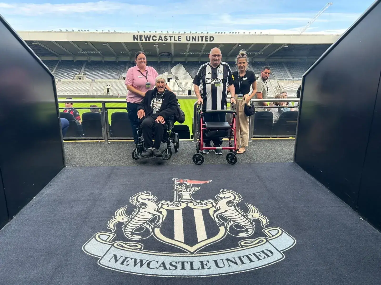 Residents enjoy trip to the home of the 'Magpies'