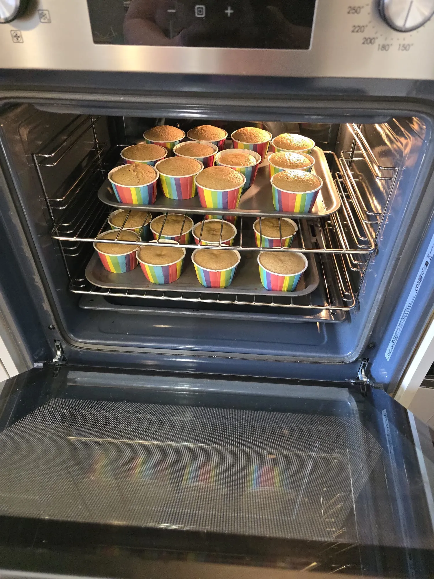 Muffin Bakes - Yummy Cakes!