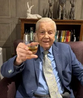 Residents enjoy whisky tasting!