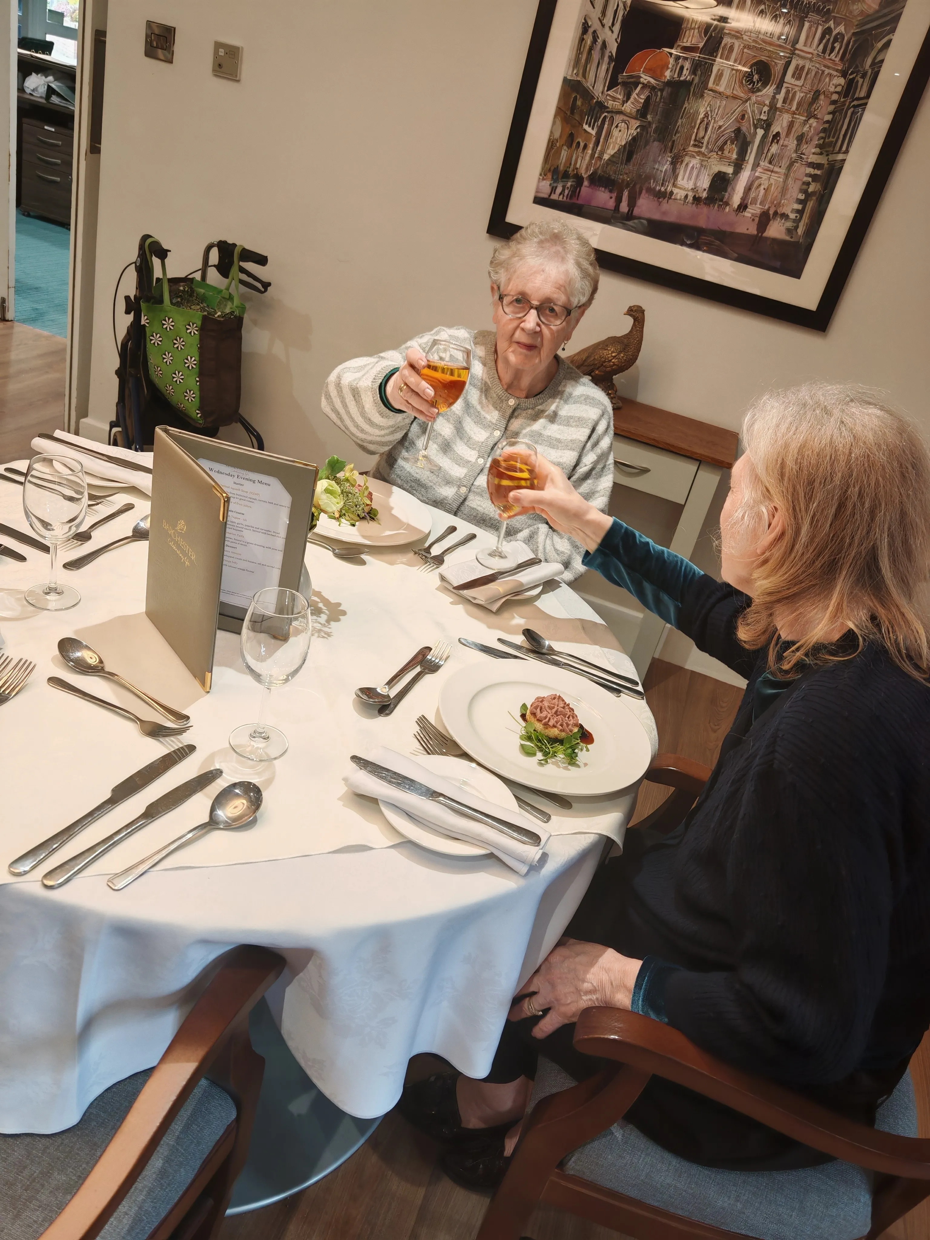 Come dine with us! 